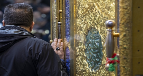  اللهم صل على محمد وال محمد