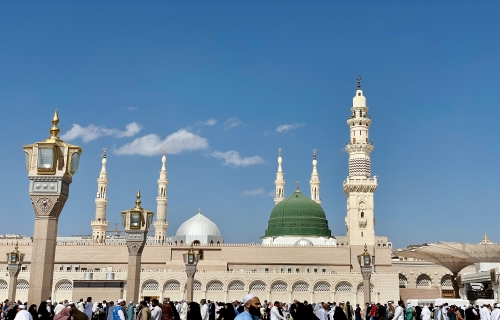 وَمَا أَرْسَلْنَاكَ إِلا رَحْمَةً لِلْعَالَمِينَ