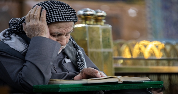  َشهْرُ رَمَضَانَ الَّذِي أُنزِلَ فِيهِ الْقُرْآنُ هُدًى لِّلنَّاسِ وَبَيِّنَاتٍ مِّنَ الْهُدَىٰ وَالْفُرْقَانِ