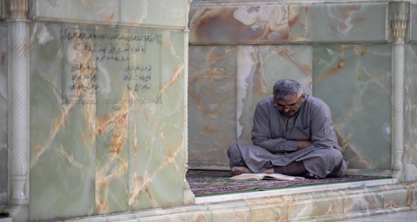  َشهْرُ رَمَضَانَ الَّذِي أُنزِلَ فِيهِ الْقُرْآنُ هُدًى لِّلنَّاسِ وَبَيِّنَاتٍ مِّنَ الْهُدَىٰ وَالْفُرْقَانِ