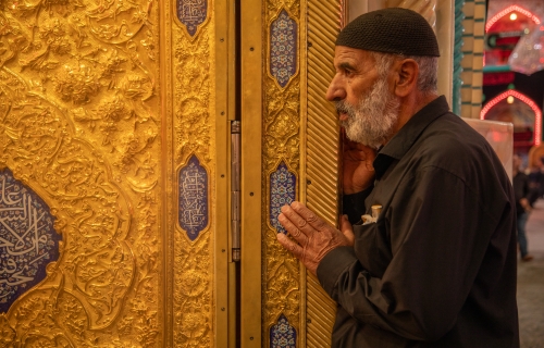 الأجواء الإيمانية في الصحن الحسيني الشريف 