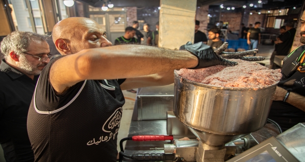موكب الثقلين من أهالي الدهاليك يرحبون بزائري الإمام الحسين (ع)