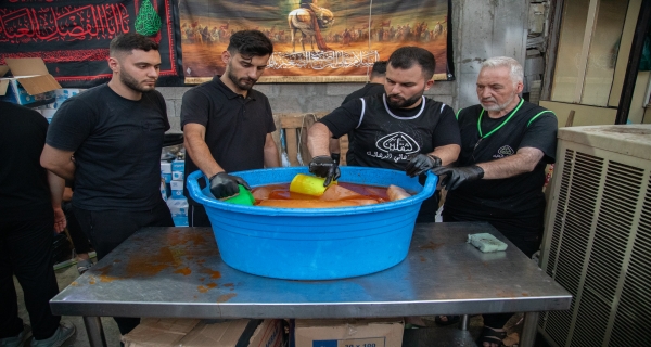 موكب الثقلين من أهالي الدهاليك يرحبون بزائري الإمام الحسين (ع)