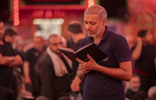 أجواء الزيارة في ليلة الجمعة عند مرقد الإمام الحسين (ع)
