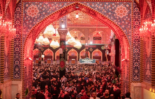 أجواء الزيارة في ليلة الجمعة عند مرقد الإمام الحسين (ع)